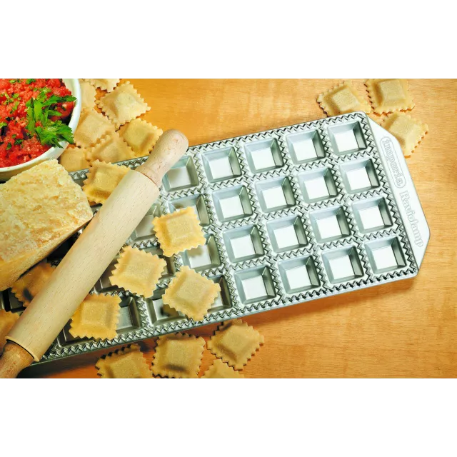 Moule 36 raviolis carrés 3,5 x3,5 cm